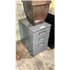 Image 1 : PORTABLE METAL 3 DRAWER LOCKING FILE CABINET (NO KEY)