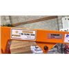 Image 2 : MOBILE ORANGE STRONG ARM INDUSTRIAL 1 TON FOLDING CRANE ( 207 ) WITH A 3 TON LONG RAM