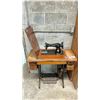 Image 1 : ANTIQUE SINGER SEWING MACHINE