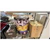 Image 3 : SHELF OF ASSORTED STORAGE BASKETS, BOX OF CD'S & MORE