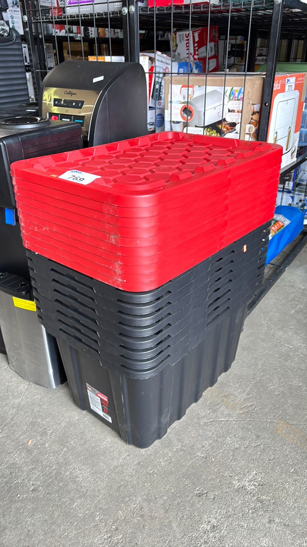 PRO SERIES TUFF STORE 102 LITRE STORAGE TOTES WITH LIDS - Able Auctions