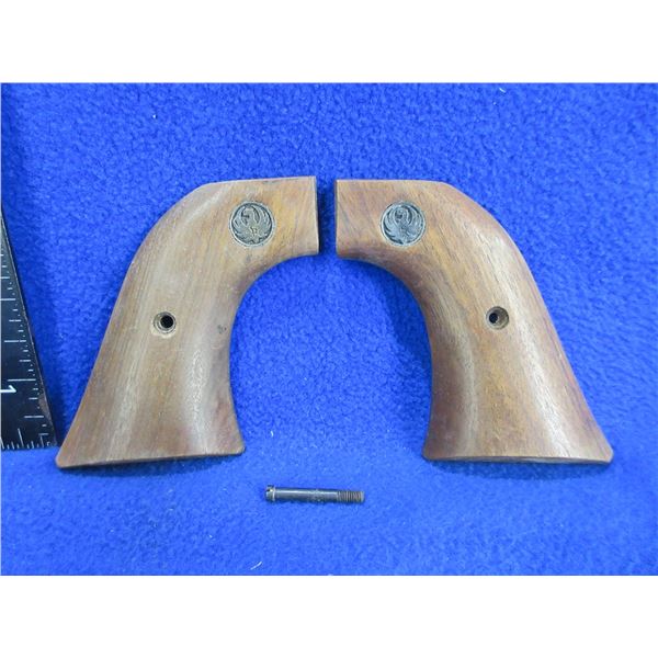 Ruger Blackhawk, Single Six, Vaquero Wood Grips