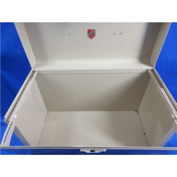 Beach Industries Tool Box - 16 3/4" x 8" x 11 1/4" High