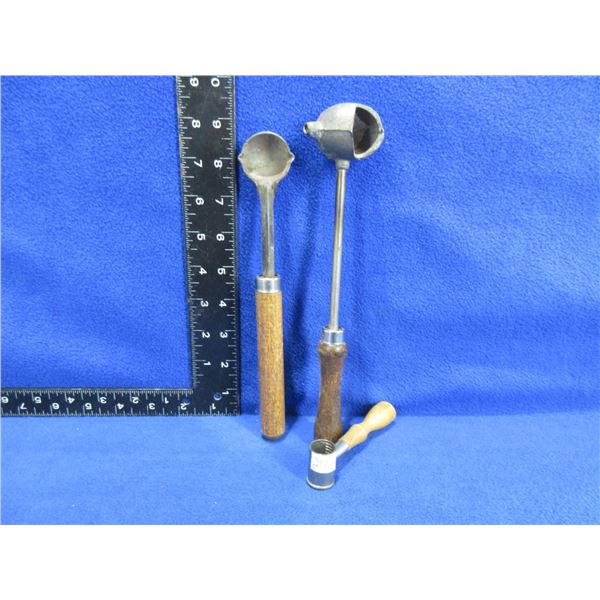 2 Lead Ladles and 1 oz Powder Measure
