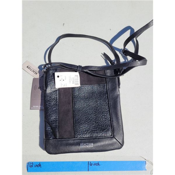 Kenneth Cole Reaction Leather RFID Purse