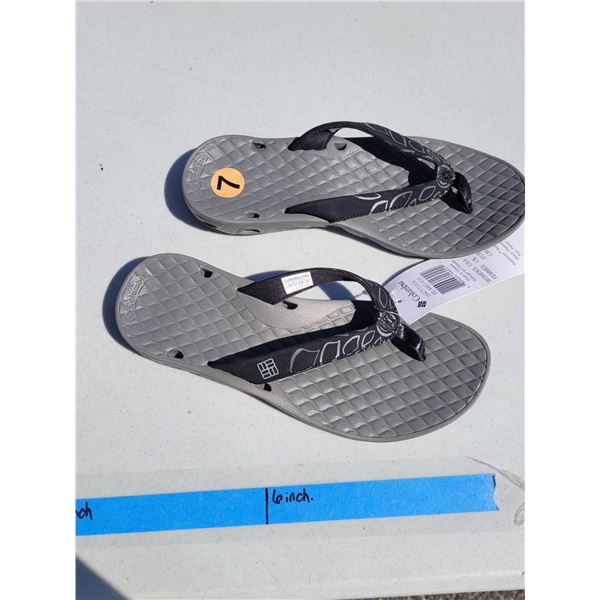 Columbia Grey Flip Flops - Sz 7