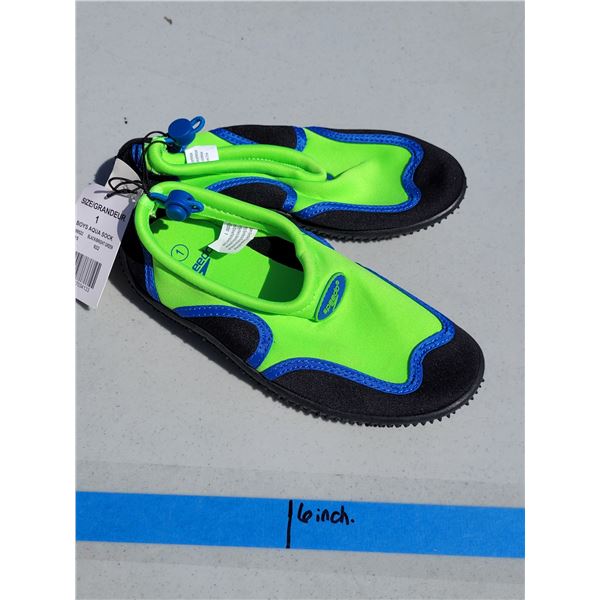 Speedo Water Shoes - Sz 1