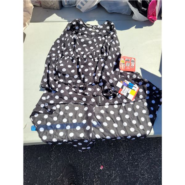 Lot of 2 Disney Signed Style Diaries Top Medium, Bottom Sz Extra Small