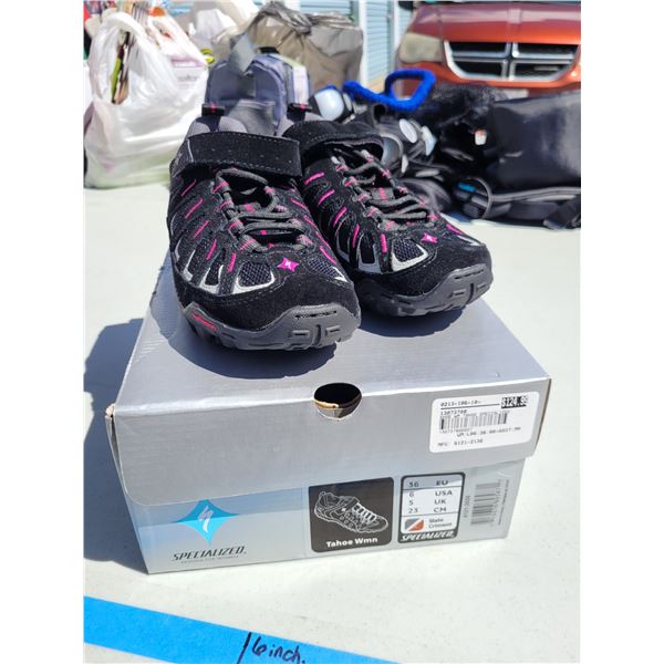 Speicalized Tahoe Woman Biking Shoe, Black Pink - Sz 6