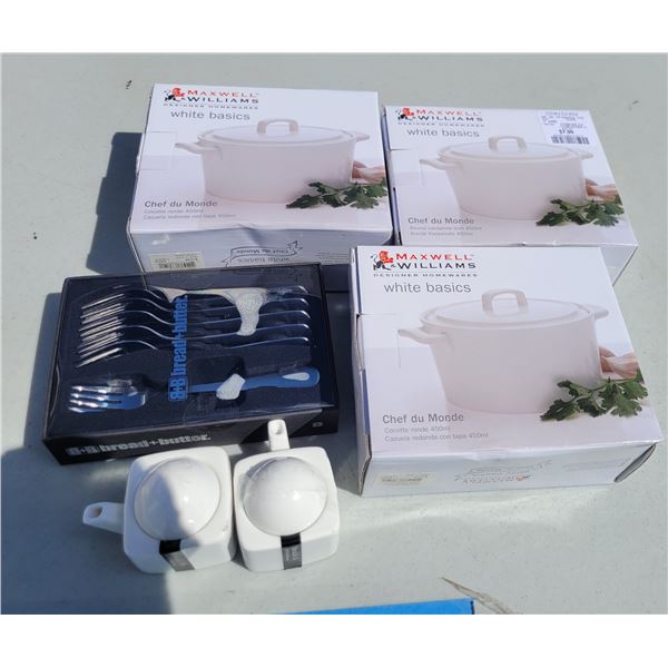 Kitchen Lot 2x David & Lily Mini Teapots, 3x Heavy Casserole Dish, Bread & Butter Forks