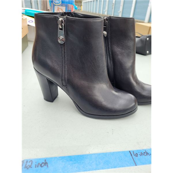 Tahari Black Booties, Sz 6.5