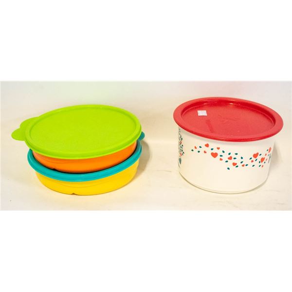 LOT OF TUPPERWARE ITEMS