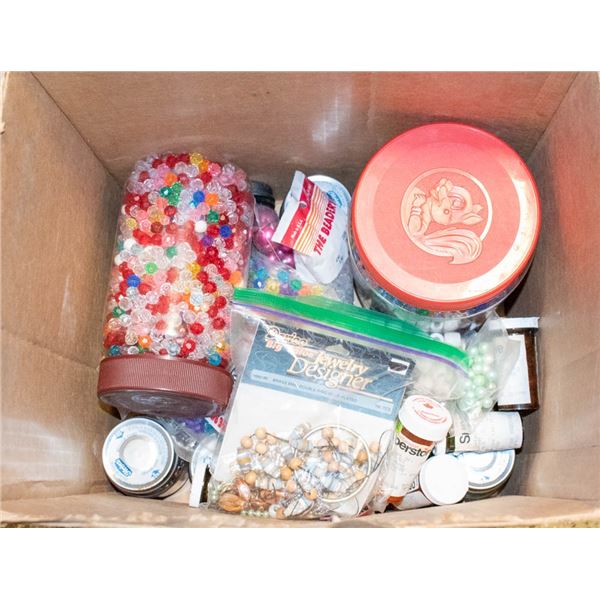 LOT OF ASSORTED BEADS