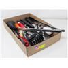 Image 1 : FLAT OF KITCHEN UTENSILS WITH 3 CAN OPENERS ETC