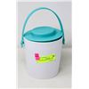 Image 1 : LOT OF PLASTIC WARE ITEMS