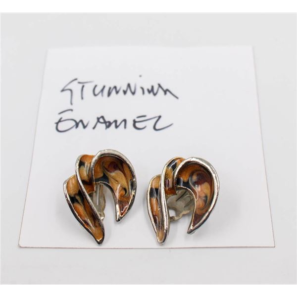 STUNNING ENAMEL EAR RINGS