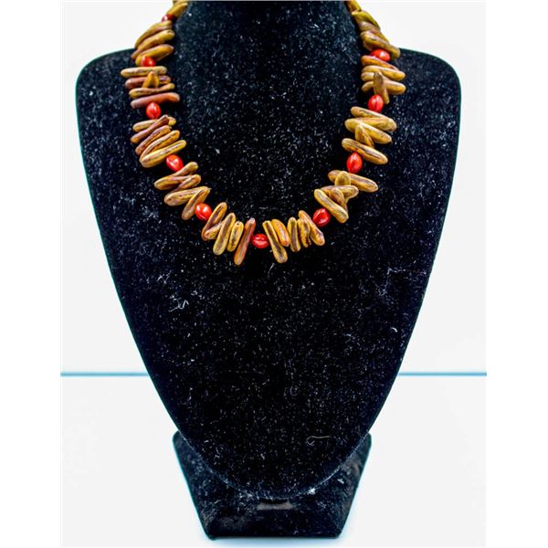 VINTAGE HANDMADE SEED NECKLACE
