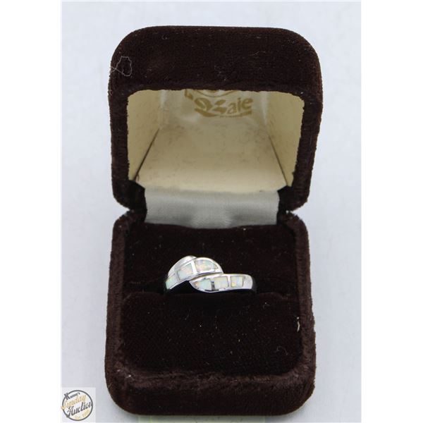 VINTAGE CRUSHED WHITE OPAL SILVER 925 SIZE 8 RING