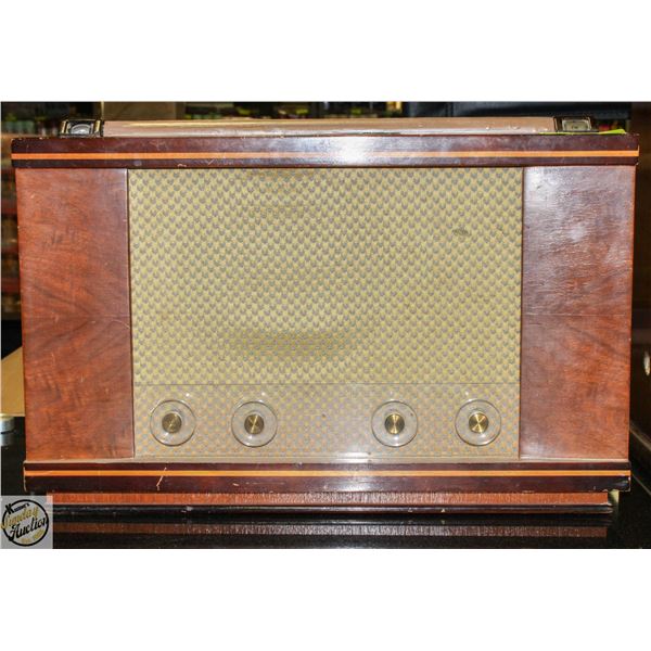 VTG WOOD TABLE TOP RADIO 20 X 12.5 X 11