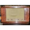 Image 1 : VTG WOOD TABLE TOP RADIO 20 X 12.5 X 11