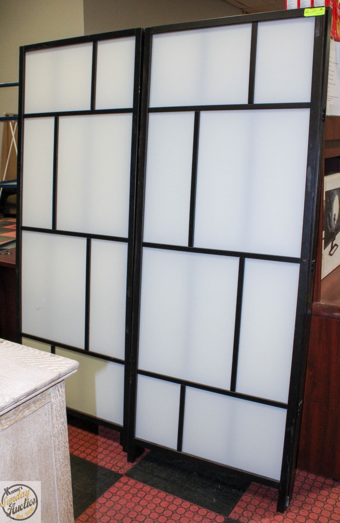 BAILIFF SEIZED: PRIVACY SCREEN