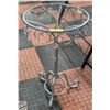 Image 1 : BAILIFF SEIZED: 3 LEGGED SILVER COLOUR GLASS