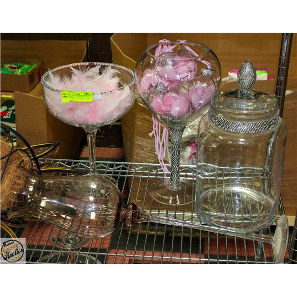 BAILIFF SEIZED: LOT OF GLASS VASE DECORATIONS