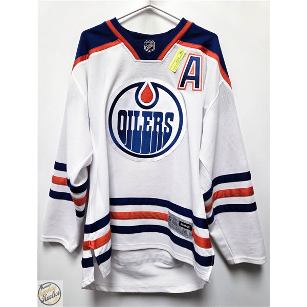 REEBOK MEN'S SIZE M EDMONTON OILERS TAYLOR HALL