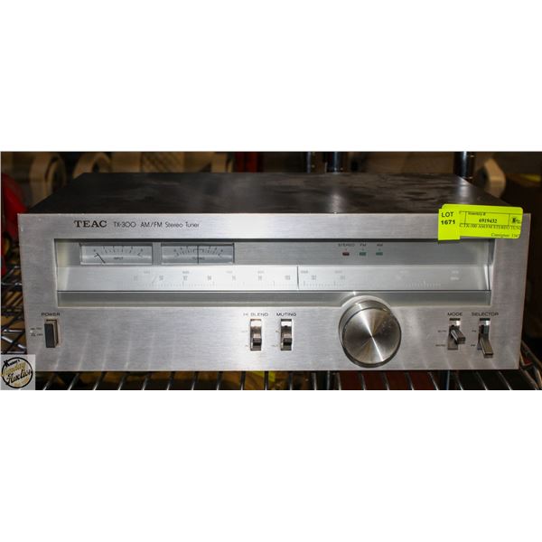 TEAC TX-300 AM/FM STEREO TUNER