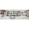 Image 1 : 32" IRON WALL PLATE HOLDER AND PAPER TOWEL SET