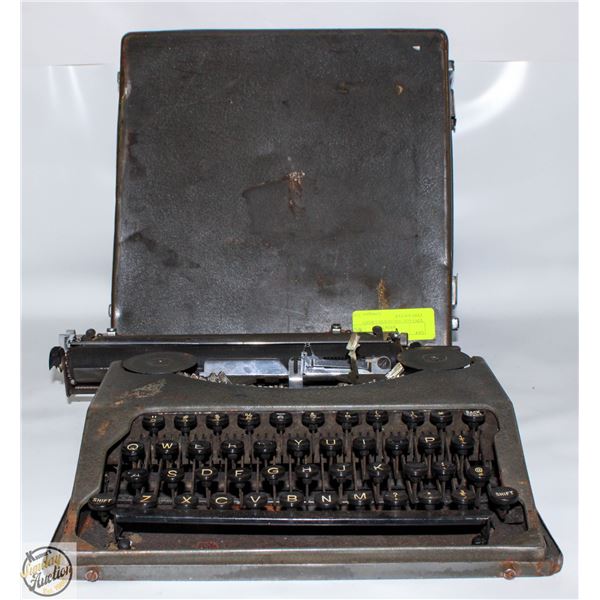 VINTAGE 1940 HERMES BABY TYPEWRITER