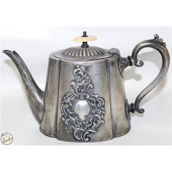 VINTAGE ENGLISH MAKE E.P.B.B. 218 TEAPOT