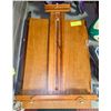 Image 1 : PORTABLE EASEL