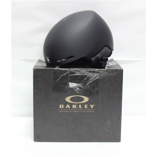 NEW OAKLEY SKI HELMET