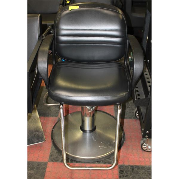 BAILIFF SEIZED: SALON BLACK LEATHER CHAIR