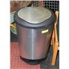 Image 1 : LARGE STAINLESS STEP GARBAGE CAN