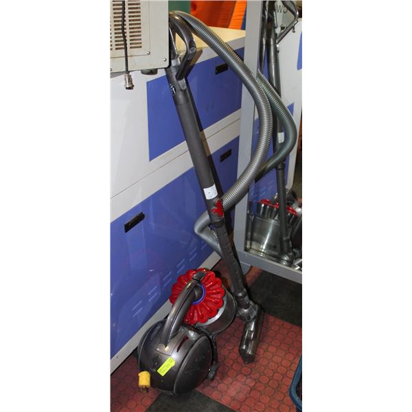 DYSON BALL VACUUM