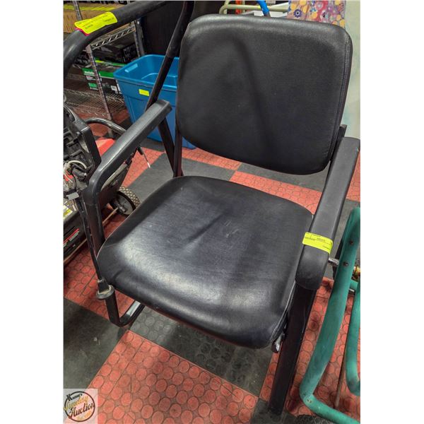 ARM CHAIR