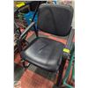 Image 1 : ARM CHAIR