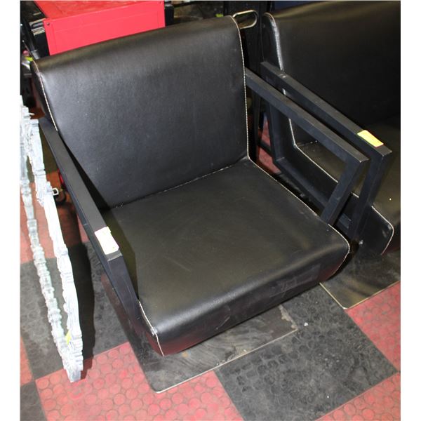 BAILIFF SEIZED: SALON BLACK LEATHER CHAIR