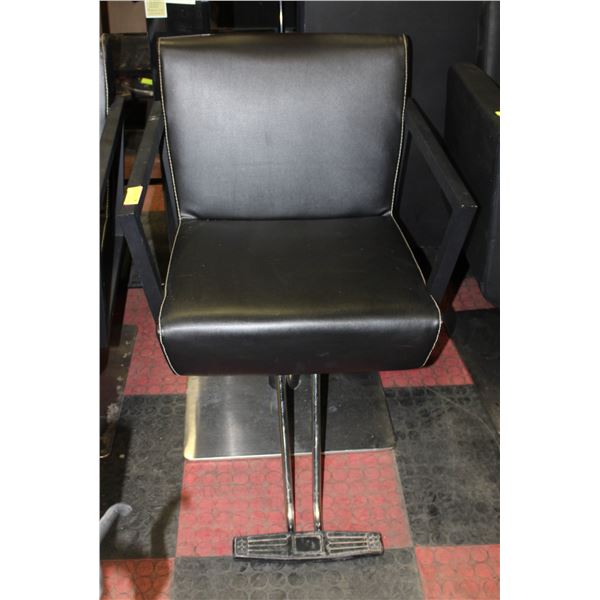 BAILIFF SEIZED: SALON BLACK LEATHER CHAIR