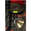 Image 1 : BAILIFF SEIZED: HYDRAULIC SMALL KID SALON CHAIR