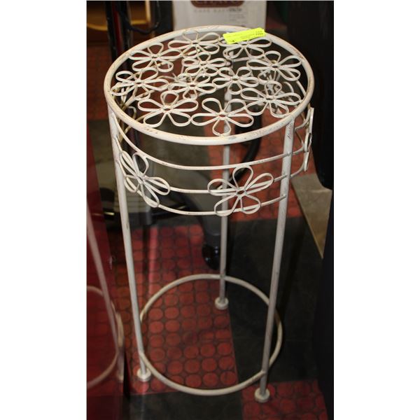 BAILIFF SEIZED: METAL PLANT STAND