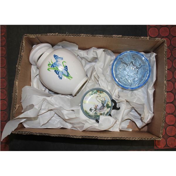 THAILAND LIDDED URN STYLE JAR+BLUE ART GLASS