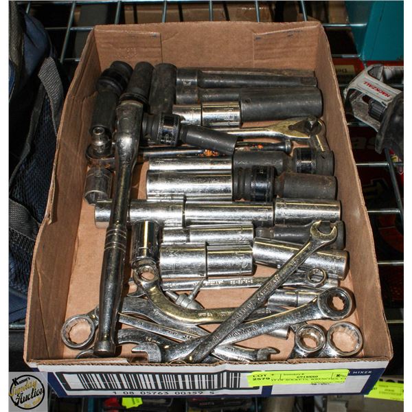 FLAT OF SOCKETS, WRENCHES, ETC