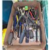 Image 1 : FLAT WITH LARGE ASSORTMWNT OF HANDTOOLS, ETC