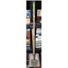 Image 1 : 2 X SHOVELS