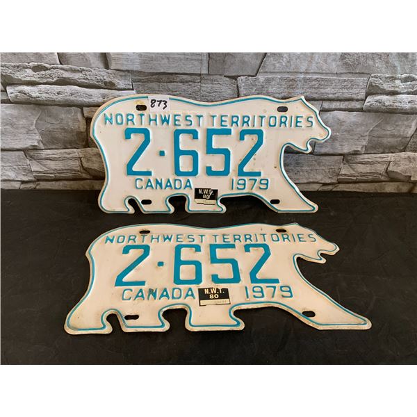 Lot of 2 Northwest Territories License Plates 1979 White And Blue