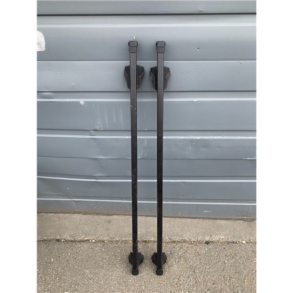 Set of Thule Roof Racks (Key Included) 56"