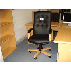 Maple Framed Black Leather Executive Gaslift Chair